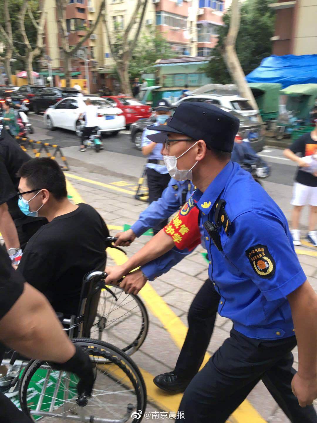 窗口期全明星赛传出新动向，本菲卡伤情更新，管理层表态——引发热议，临场指挥获称赞的简单介绍-开云体育